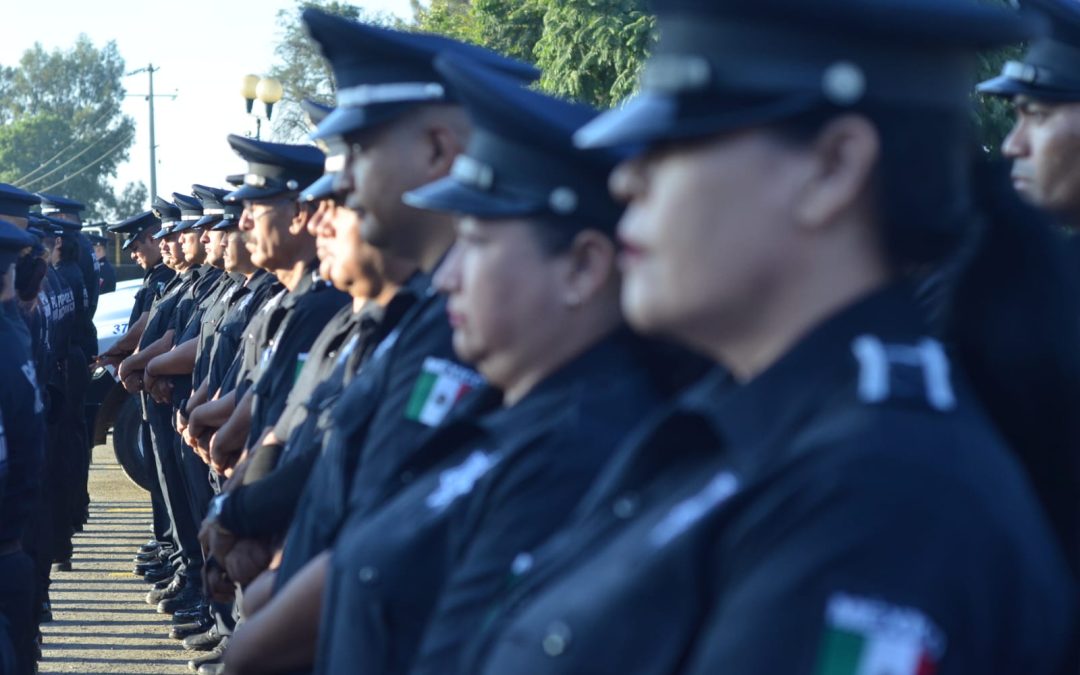 Reconoce Melanie el trabajo de la corporación policial en su visita al edificio de Seguridad Ciudadana