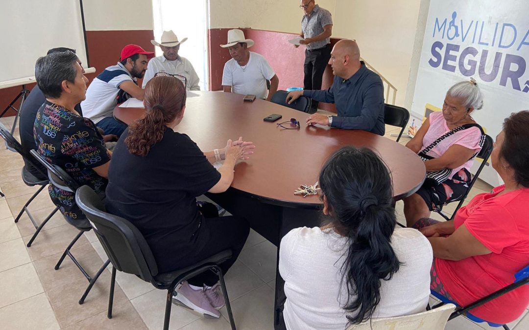 Se reúne titular de Seguridad Ciudadana con vecinas y vecinos de Sopeña para trabajar en equipo por la prevención