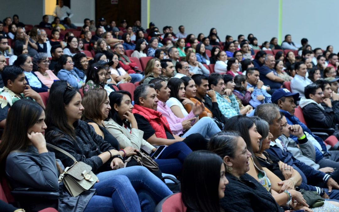 Invitan a todas las familias a disfrutar del espectáculo gratuito “Des-concierto Navideño” en el teatro de Silao