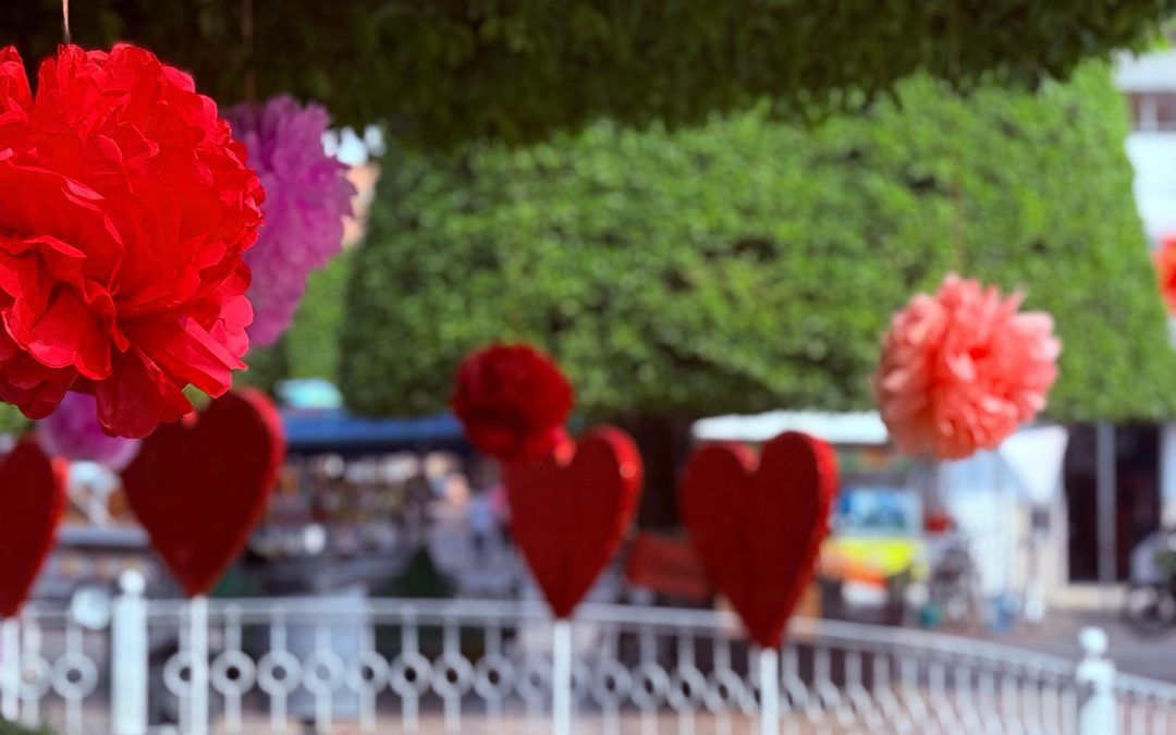 Decoran el corazón histórico de Silao para celebrar el Día del Amor y de la Amistad