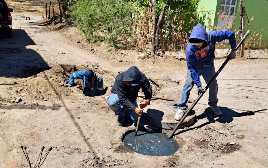 Revisan y desazolvan la red sanitaria de Nápoles