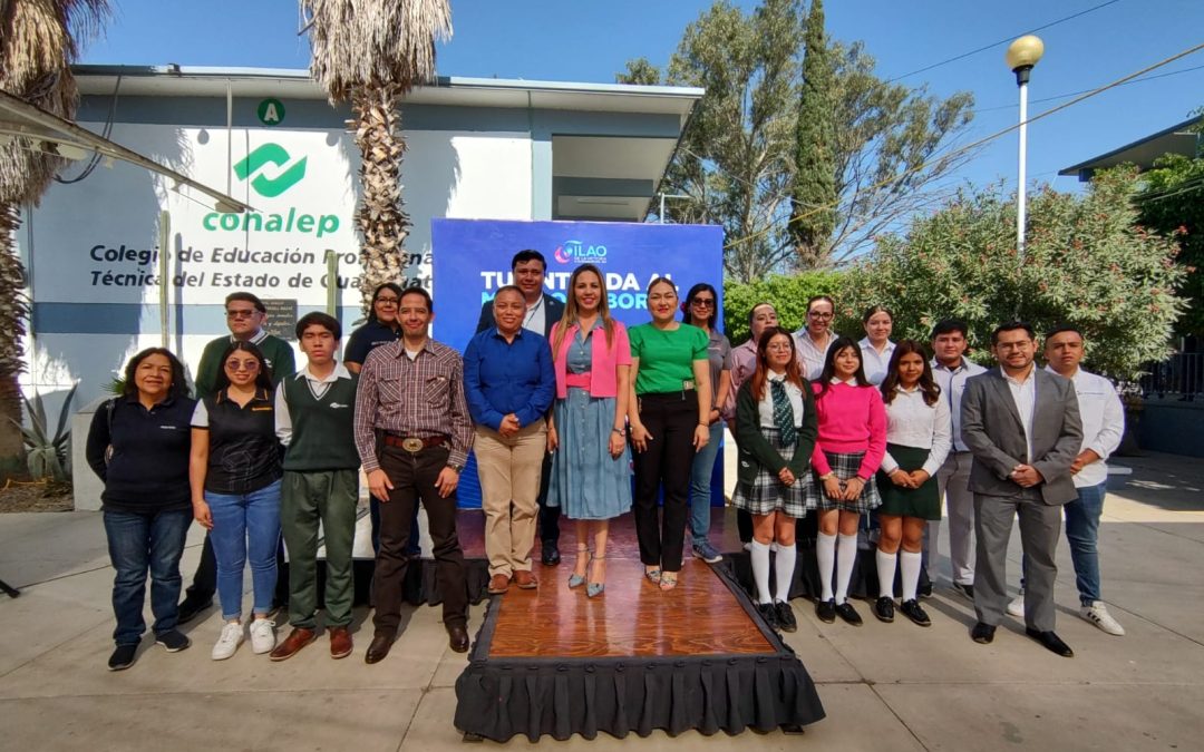 Promueve Melanie enlaces entre jóvenes estudiantes y el mundo laboral