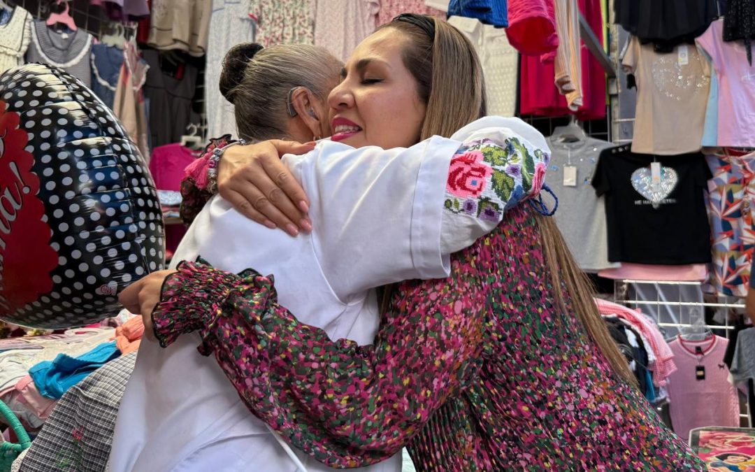 Felicita Melanie a las mamás comerciantes y emprendedoras en el Día de las Madres