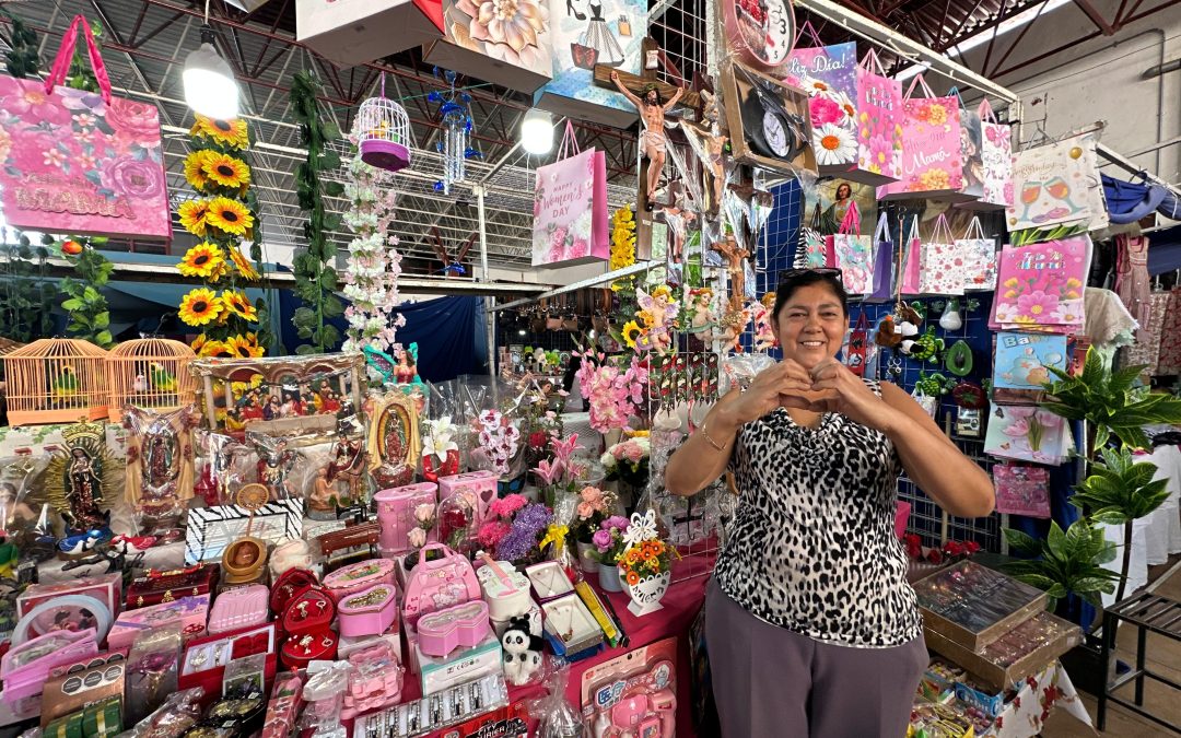Inicia la expo-venta del Día de las Madres en la explanada del mercado Victoria