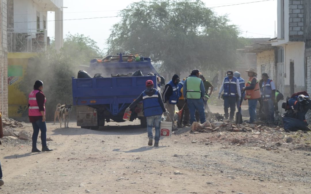 Se suman vecinas a las acciones de Silao Late Limpio en la colonia Reforma