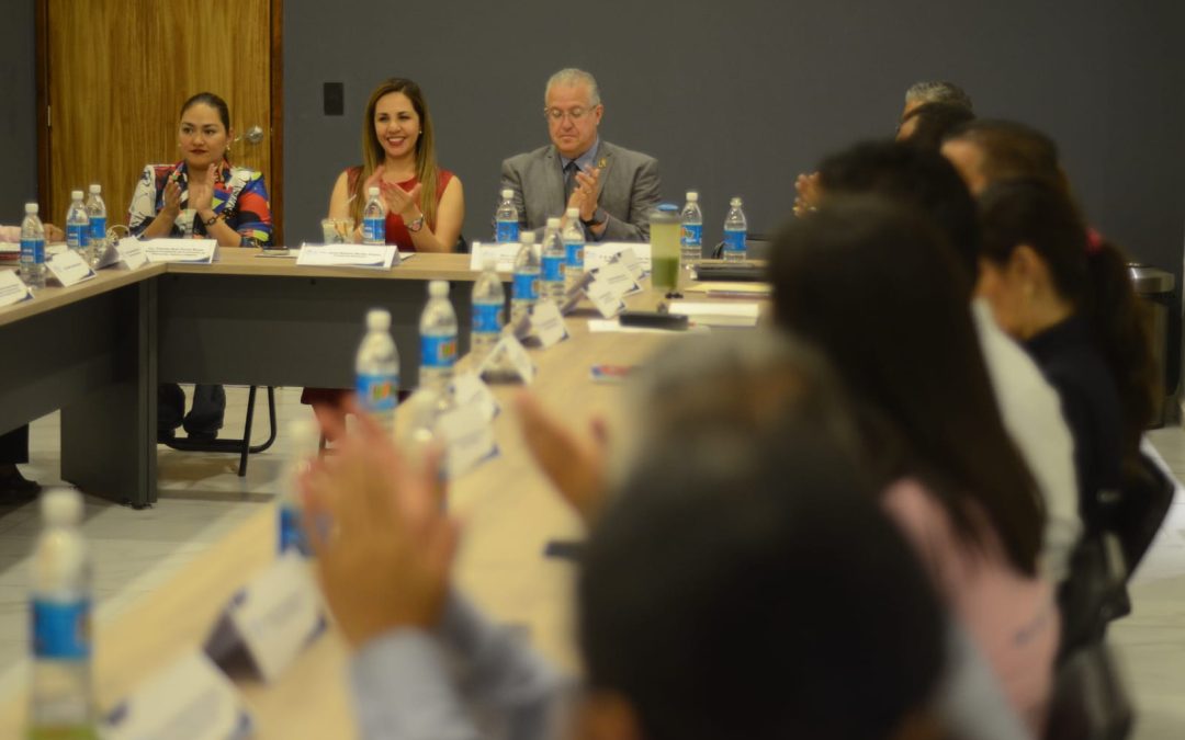 Instala Melanie el Consejo Municipal de Participación Escolar de Silao