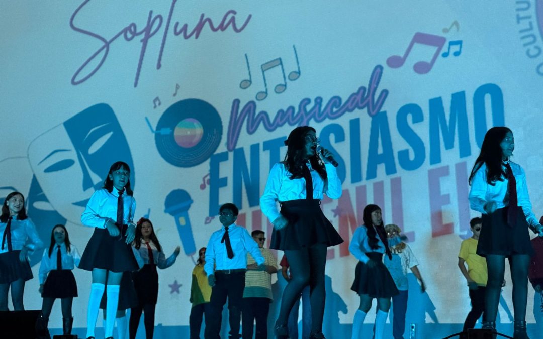 Disfrutan jóvenes del musical “Entusiasmo juvenil”