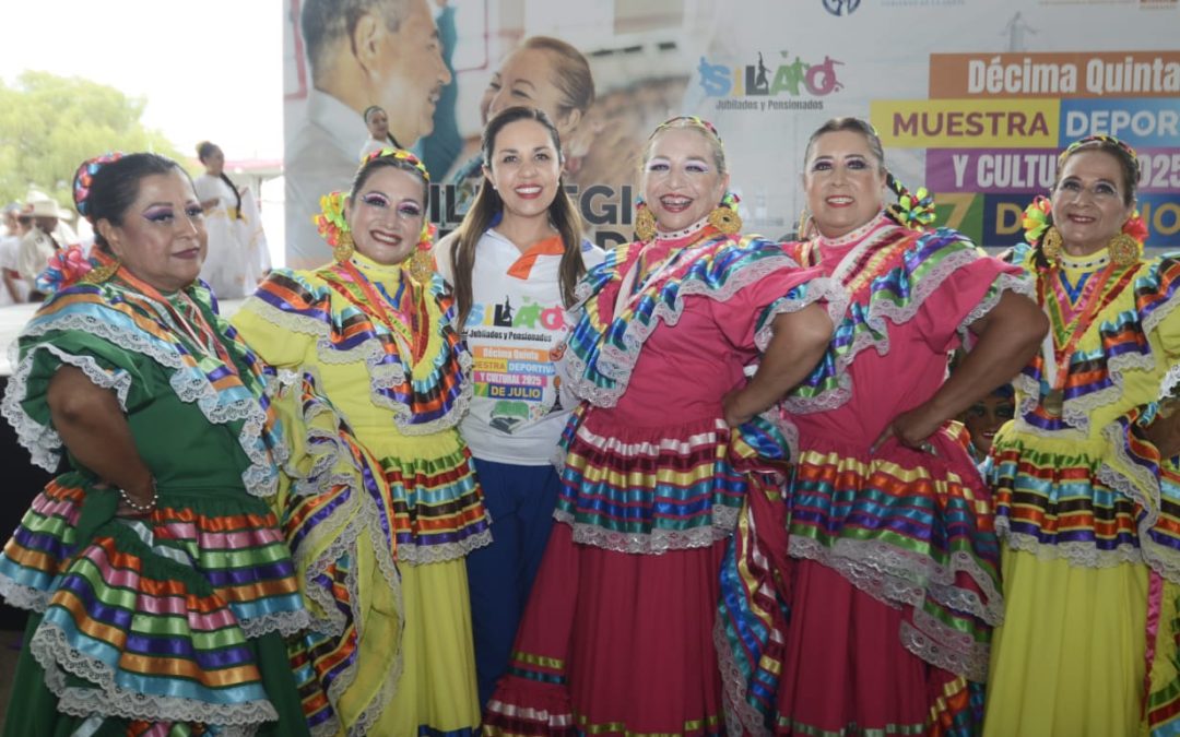 Inaugura Melanie festejo de Pensionados y Jubilados del SNTE en el Expo-Parque Bicentenario de Silao
