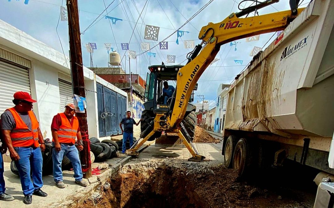 Realiza SAPAS reparaciones en la calle Honda