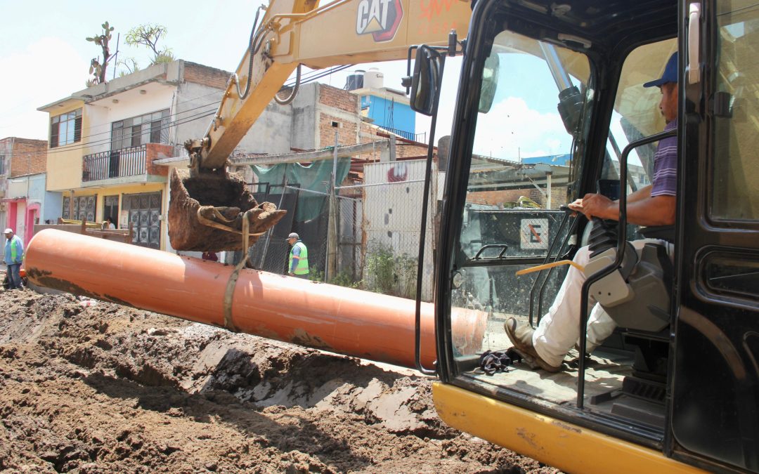 Avanzan trabajos de modernización en la calle Honda; quedará totalmente nueva