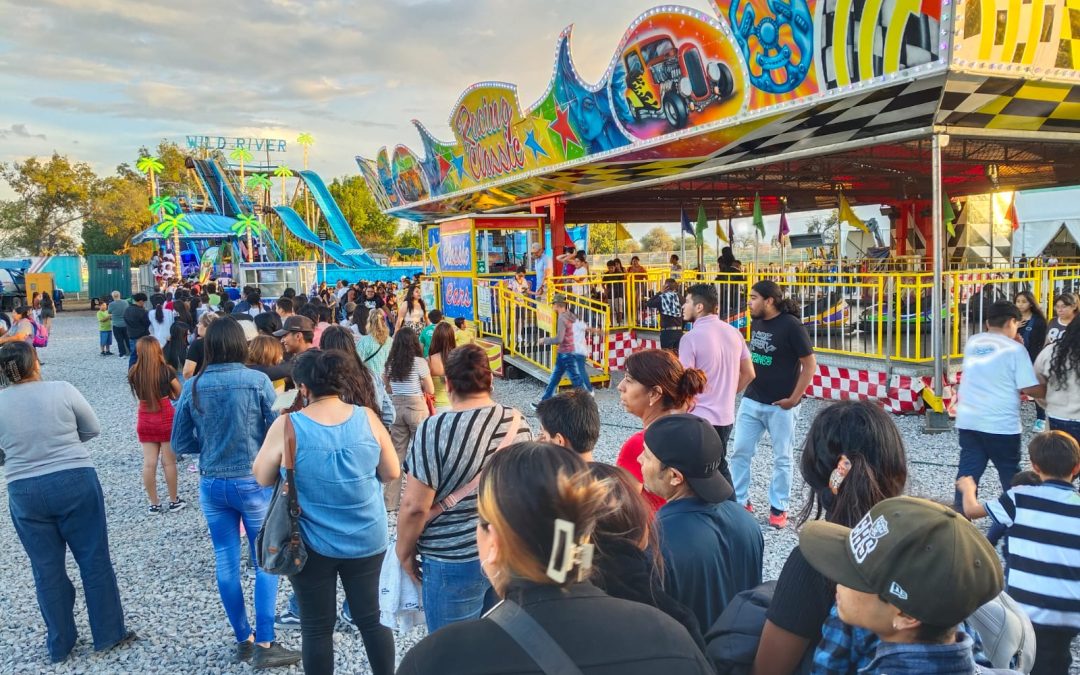 Viven ambiente familiar de Feria con programa cultural y talento musical local
