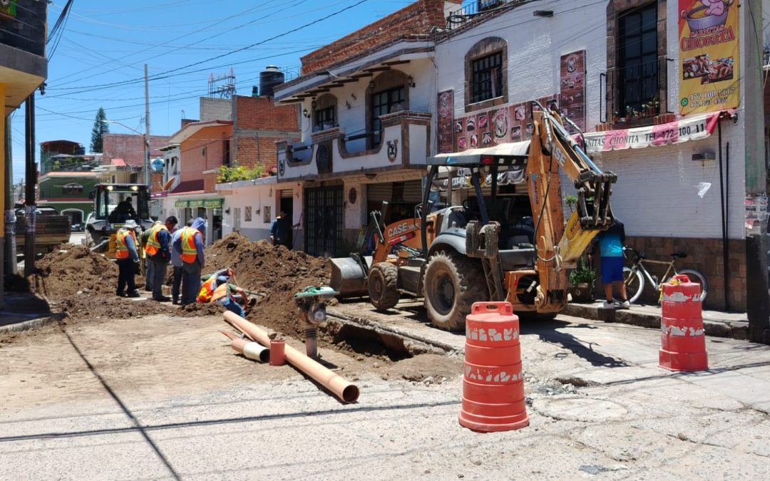 Inicia rehabilitación del drenaje sanitario en la calle Lázaro Cárdenas de la colonia López Mateos
