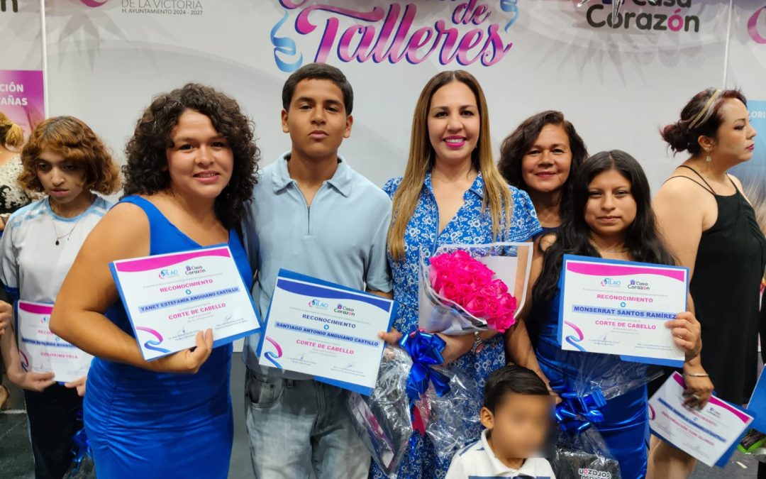 Egresa primera generación de talleres de la Casa Corazón