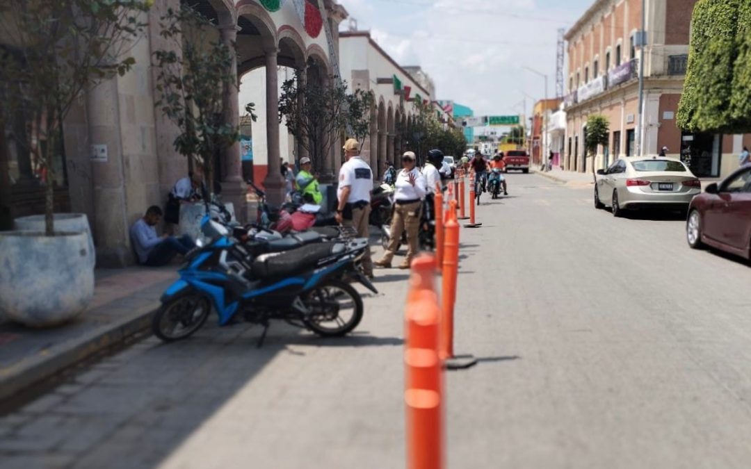 Continúa Tránsito con sus acciones de seguridad vial: ‘Casco Seguro’ tiene filtro con 29 infracciones en el centro de Silao
