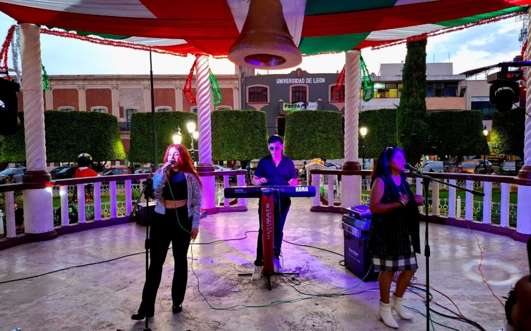 ¡Ponen la pura buena vibra en el segundo concierto del Mes Patrio!