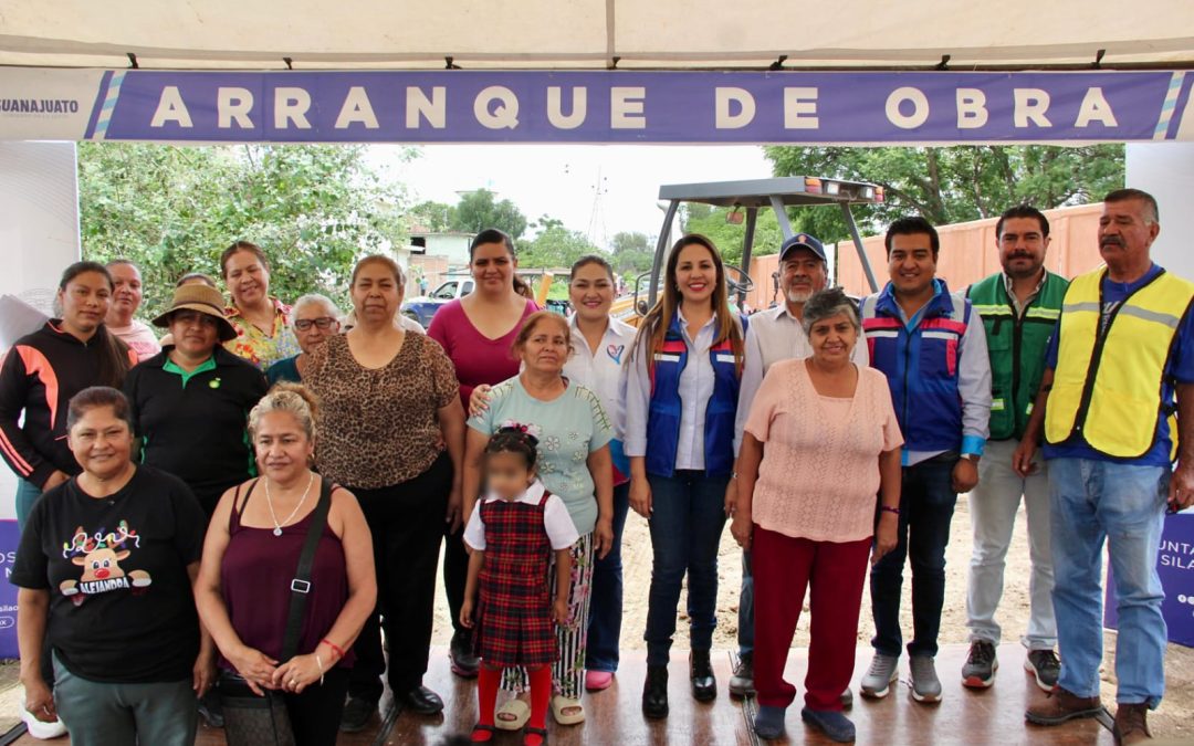 Arranca la construcción de guarniciones y banquetas en la calle Solidaridad de la colonia Estrella