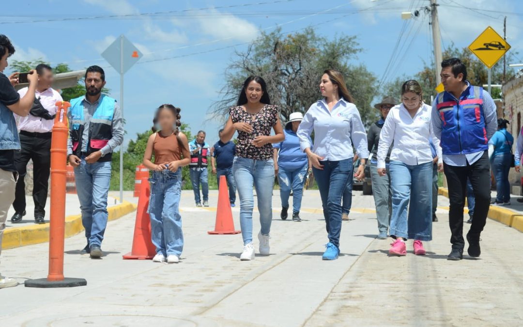 Inaugura Melanie pavimentación y puente de la calle Trujillo en la comunidad San Ignacio