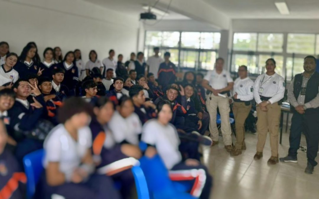 Lleva Tránsito de Silao tips de seguridad vial a jóvenes de bachillerato; promueve el uso del casco protector