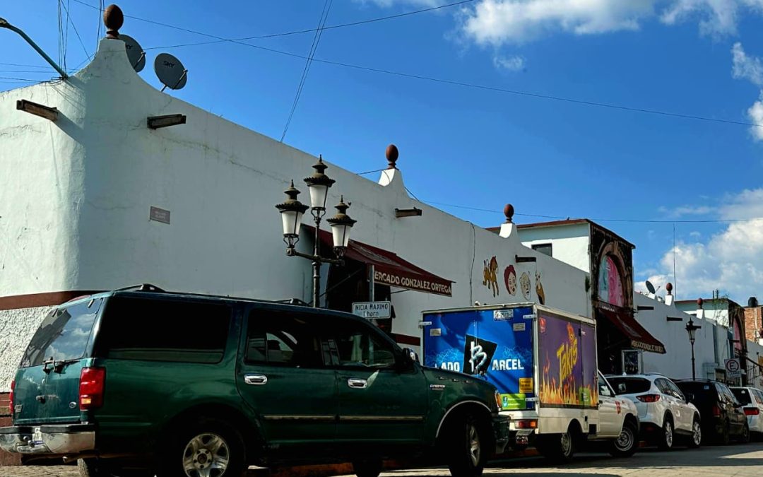 Tránsito Municipal de Silao refuerza orden y control de estacionamiento en zona de mercados