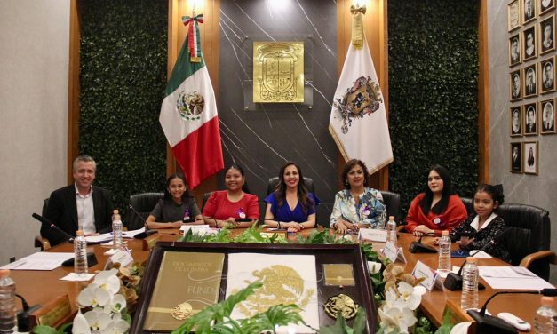 VIVEN 5 NIÑAS Y MUJERES LA EXPERIENCIA DE PRESIDENTA POR UN DÍA