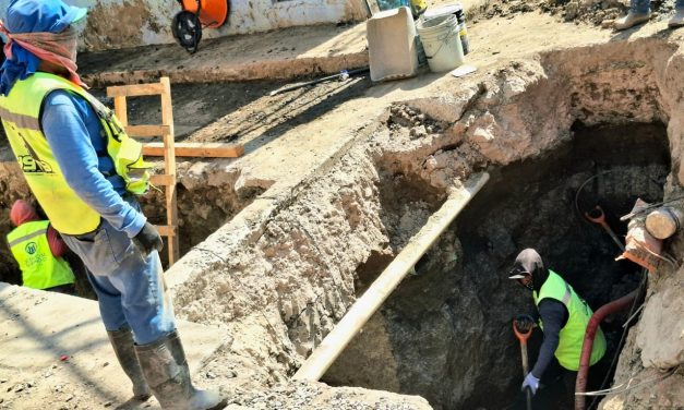 Invierte SAPAS 5.4 millones de pesos en la rehabilitación del colector sanitario del tramo Industria Baillères de la calle Lucero