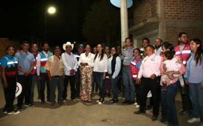COLOCAN LUMINARIAS EN LA COMUNIDAD DE LUCERO DE RAMALES DE SILAO.