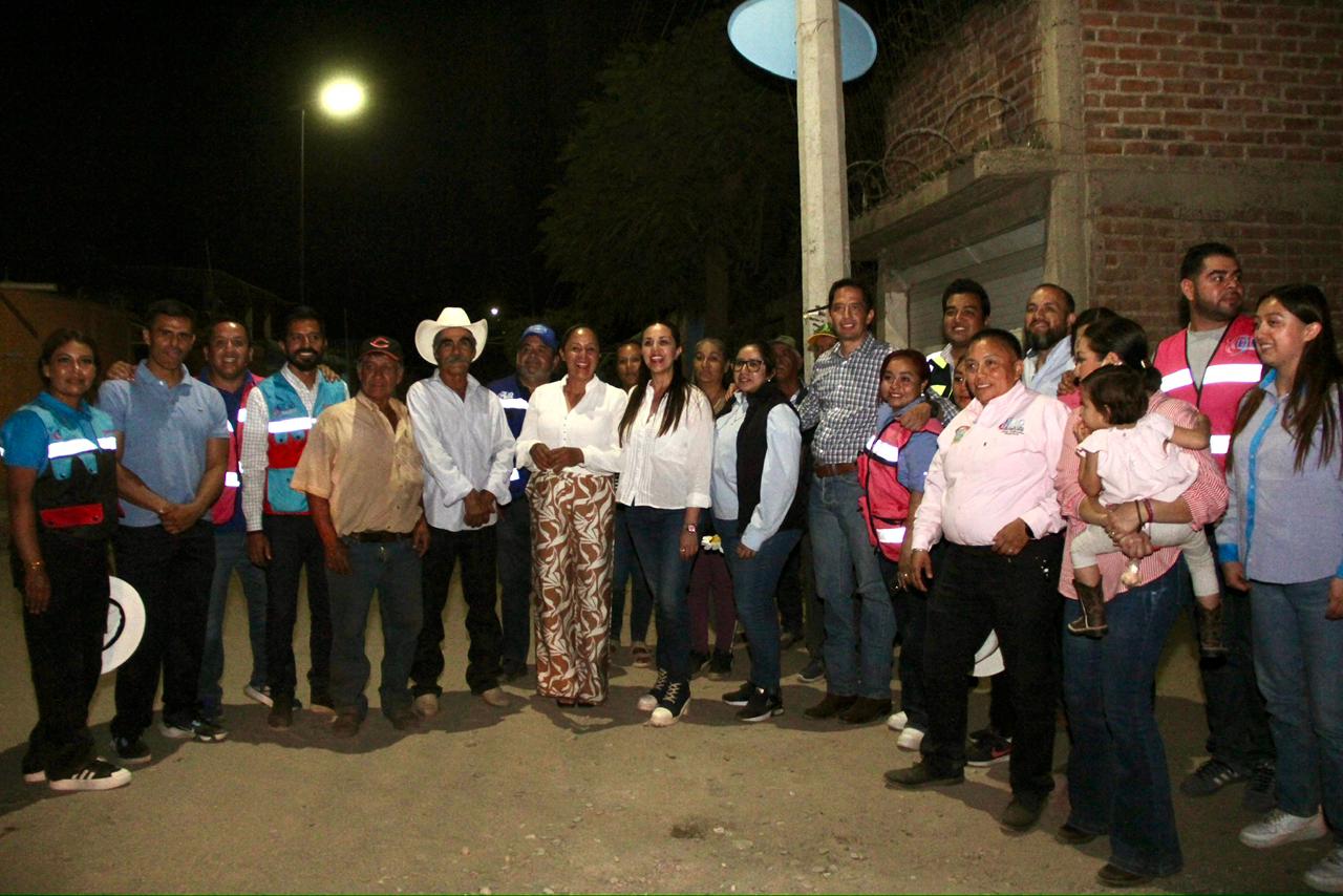 ILUMINAN LA COMUNIDAD DE LUCERO DE RAMALES.