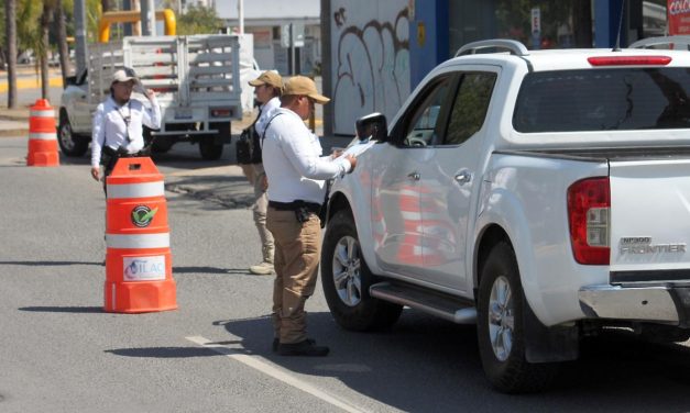 REFUERZAN OPERATIVOS DE VERIFICACIÓN VEHICULAR EN SILAO PARA PROTEGER EL MEDIO AMBIENTE