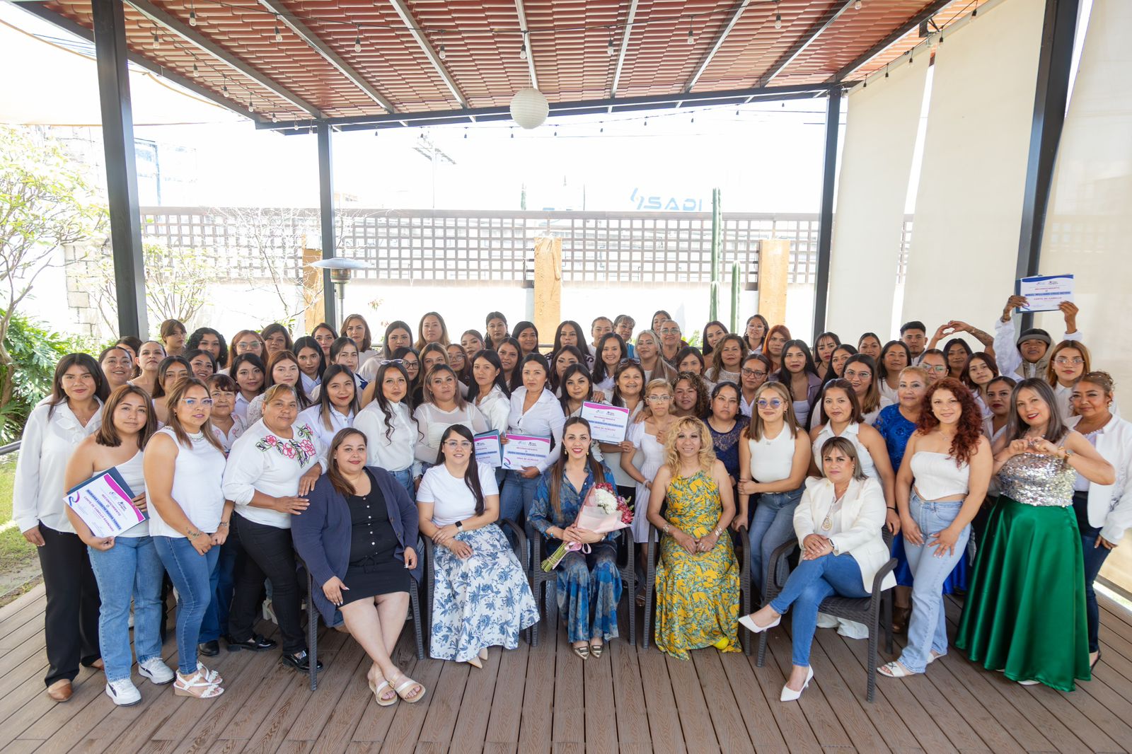 SE GRADUAN 117 PERSONAS EN CASA CORAZÓN