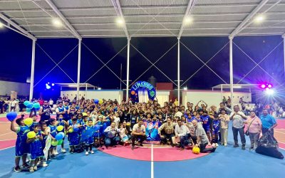 INAUGURAN AUTORIDADES MUNICIPALES CANCHA DE BÁSQUETBOL