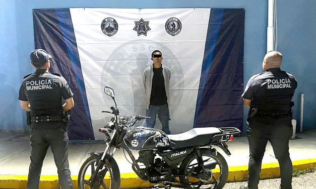 POLICÍA MUNICIPAL DETIENE A UN MASCULINO Y RECUPERA MOTOCICLETA CON REPORTE DE ROBO